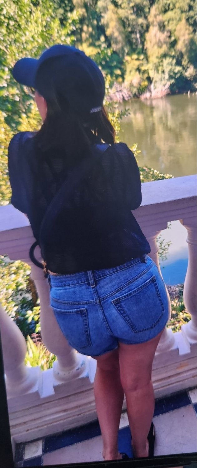 A minha mais recente cadela, Zoey. Abandonada pelo seu marido patético. Kik me para o mesmo. 8