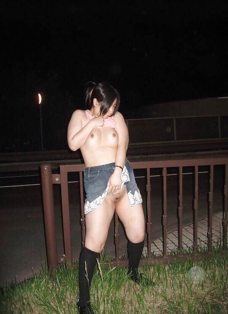 アマチュア・娘・MAOショウズ・ハー・ワイルド・アンド・キンキー・サイド 15