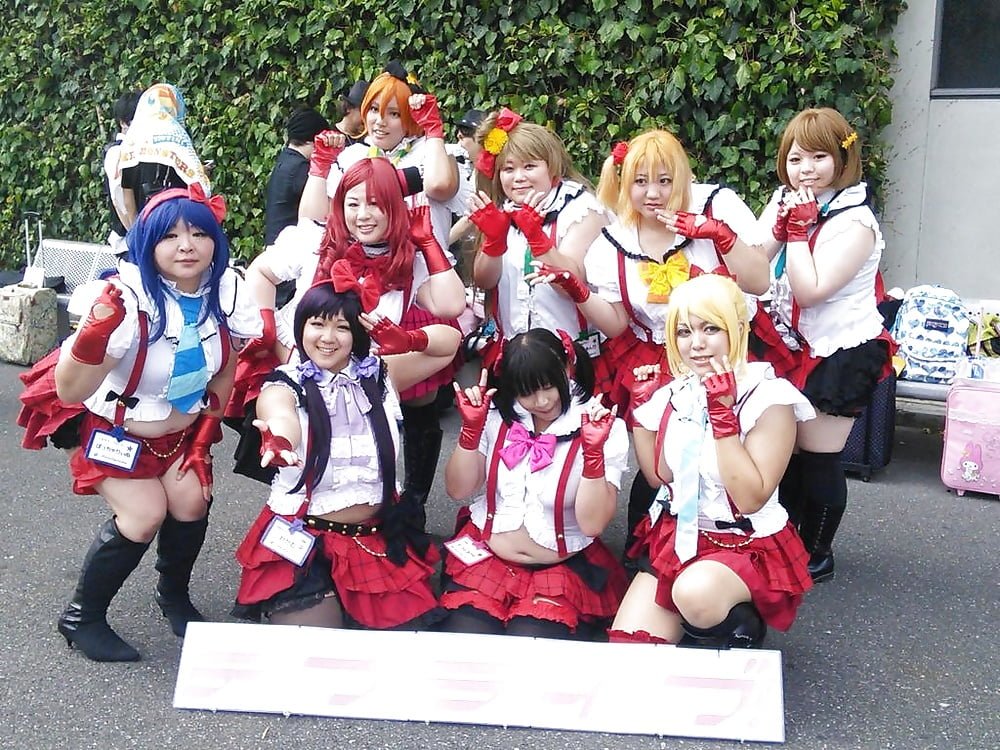 チャビー・ジャパニーズ・コスプレイ・ガール・ショウズ・オフ・ハー・プレイフル・サイド 9