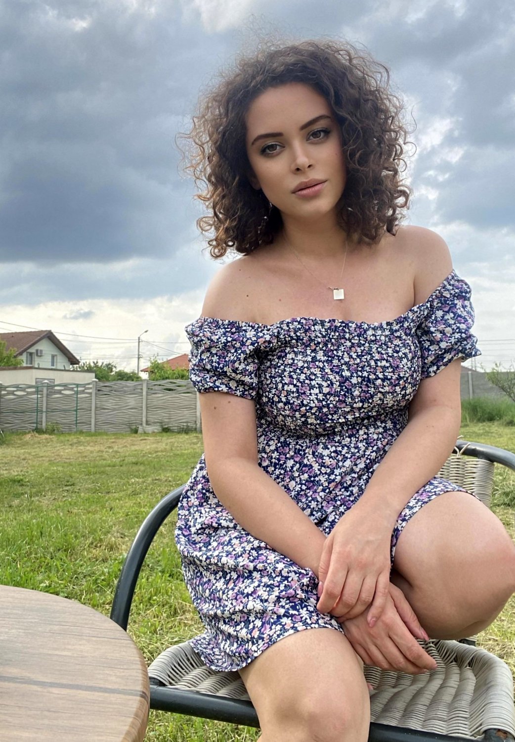 ネクストドア・ミルフ・ブロッサムズ・ライク・ア・スプリング・フラワー 10