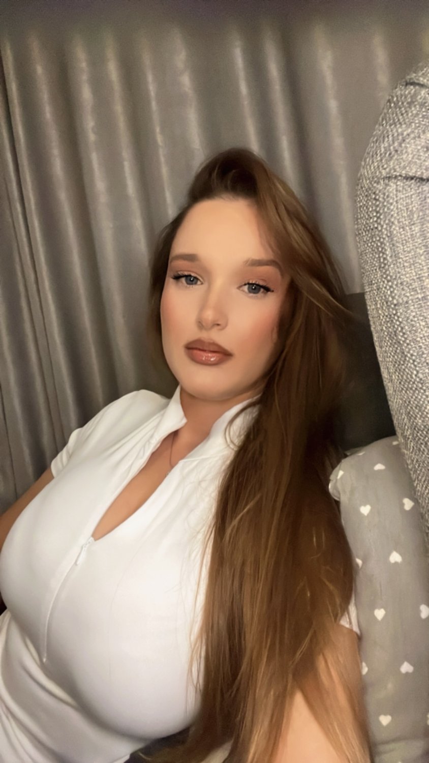Bosnian Bombshell With Huge Tits Shows Off and Teases 3