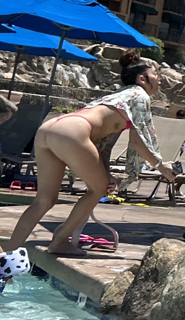 Havuzda Gstring'li Baddie 5