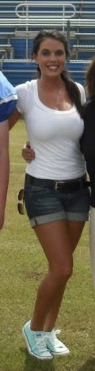 Sargento da Marinha mostra e balança alegremente as suas ligeiras mamas para a câmara 9