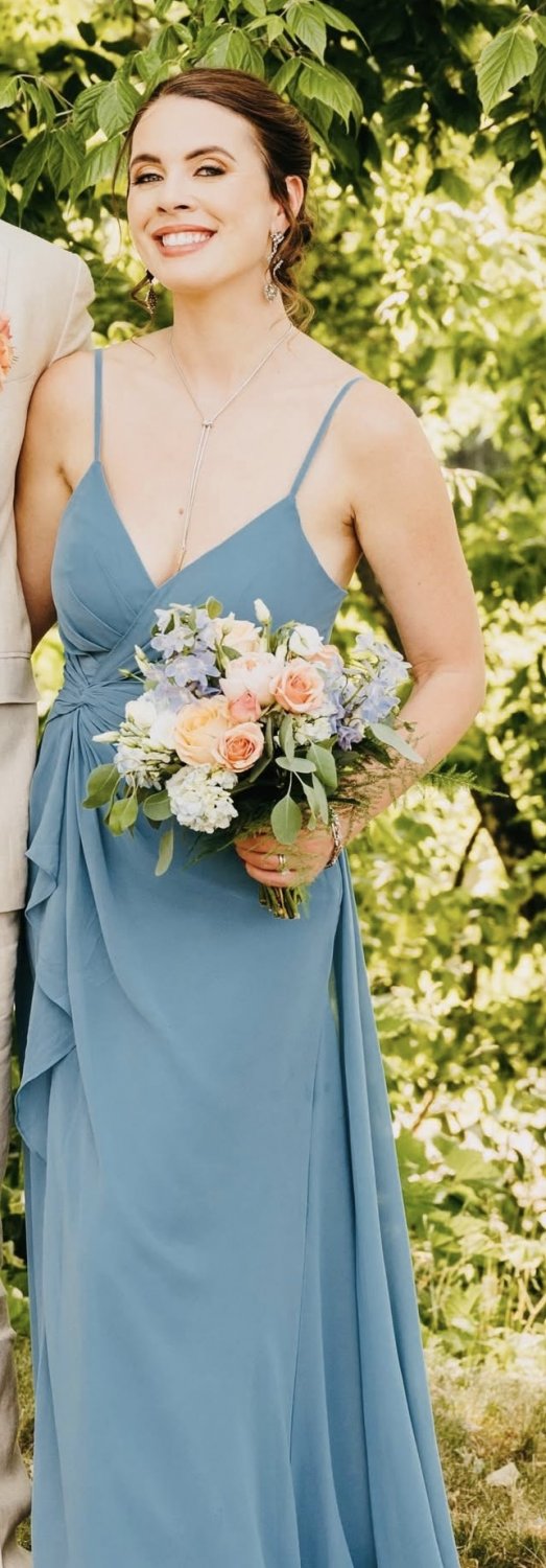 Sargento da Marinha mostra e balança alegremente as suas ligeiras mamas para a câmara 21