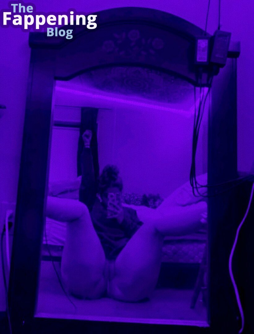 カービー・セルフィー・娘・フラウティング・ハー・ヒュージ・ポーグ・アス・アンド・ビッグ・ティッツ 17