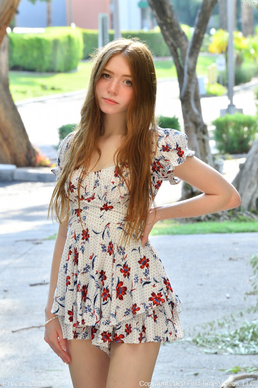 トゥー・ビューティフル・フォア・ポルノ：レッドヘッド・ガール・プレジャリング・ハーセルフ 9