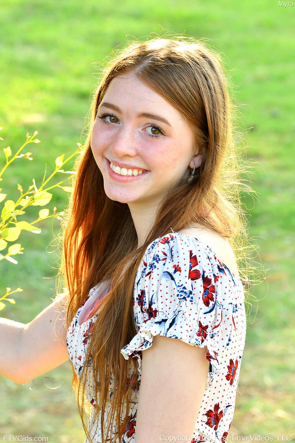 トゥー・ビューティフル・フォア・ポルノ：レッドヘッド・ガール・プレジャリング・ハーセルフ 12