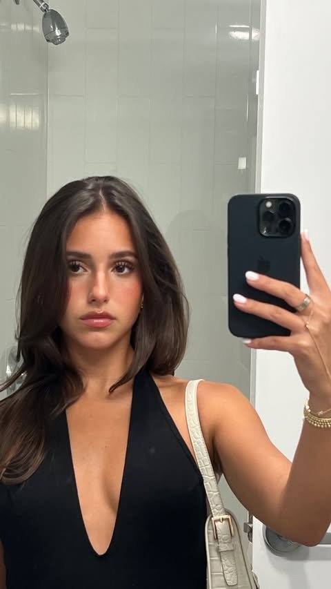 ホット・ベイブ・ニーズ・ア・ダーティー・ネーム・フォア・ハー・ノーティー・サイド 1