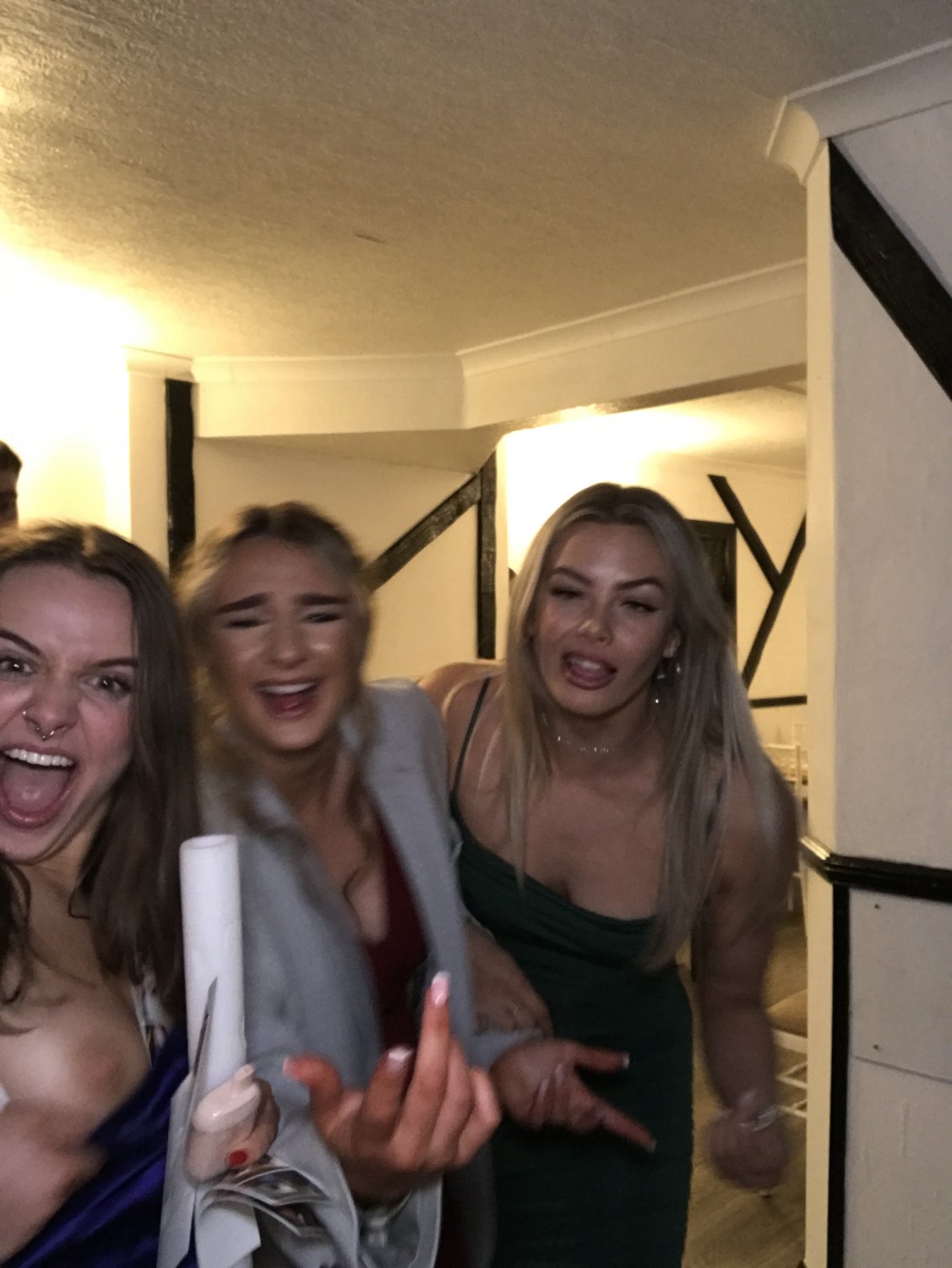 PBアマチュア・ビューティー・ショーイング・オフ・ハー・ノーティー・サイド 9