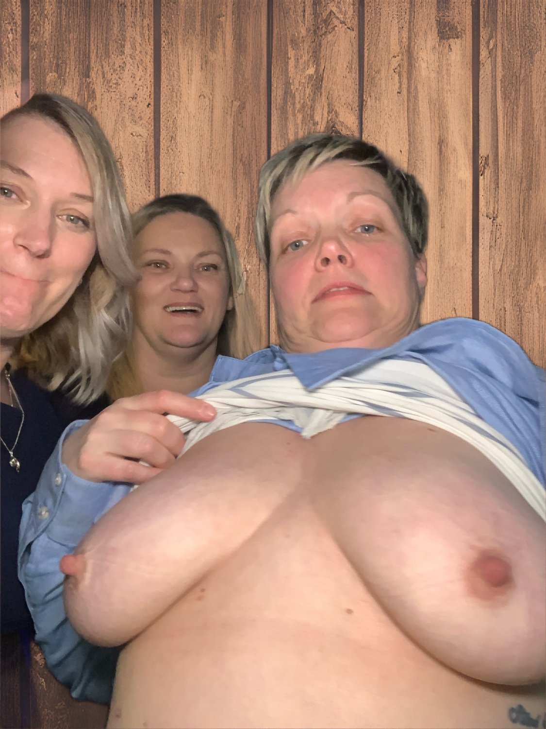 PBアマチュア・ビューティー・ショーイング・オフ・ハー・ノーティー・サイド 15