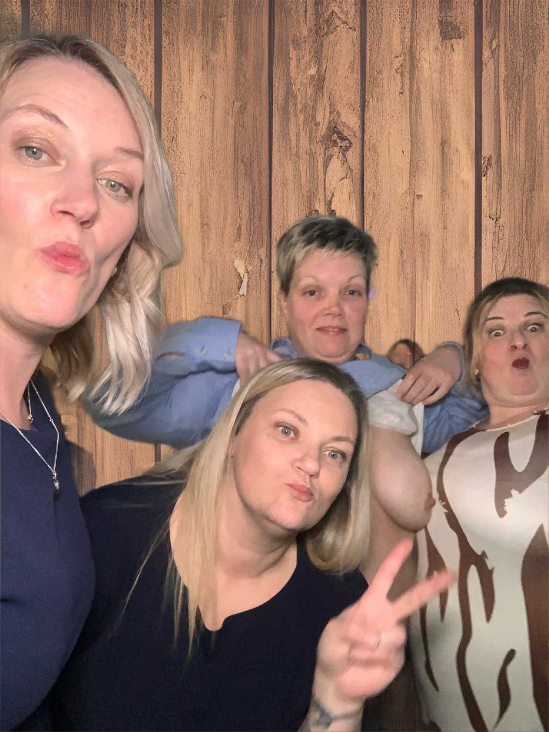 PBアマチュア・ビューティー・ショーイング・オフ・ハー・ノーティー・サイド 17