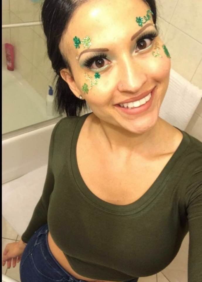 ラティーナ・ミルフ・ゲッティング・ウェット・イン・ザ・シャワー 8