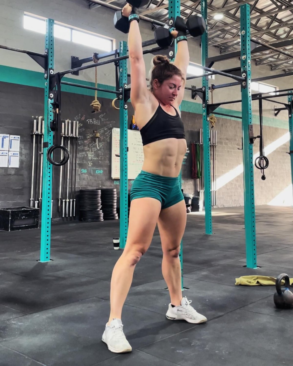 Crossfit Queen Emma Showing Off Pregnant Muscles In Bikini 11