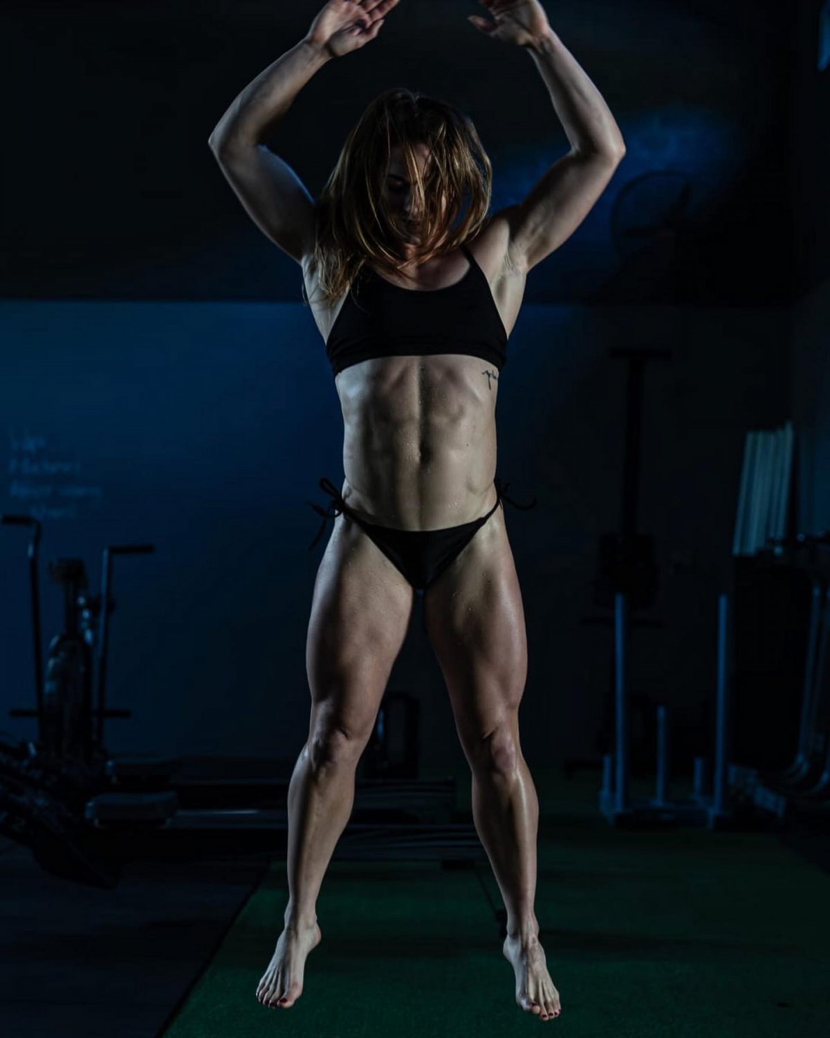 Crossfit Queen Emma Showing Off Pregnant Muscles In Bikini 38