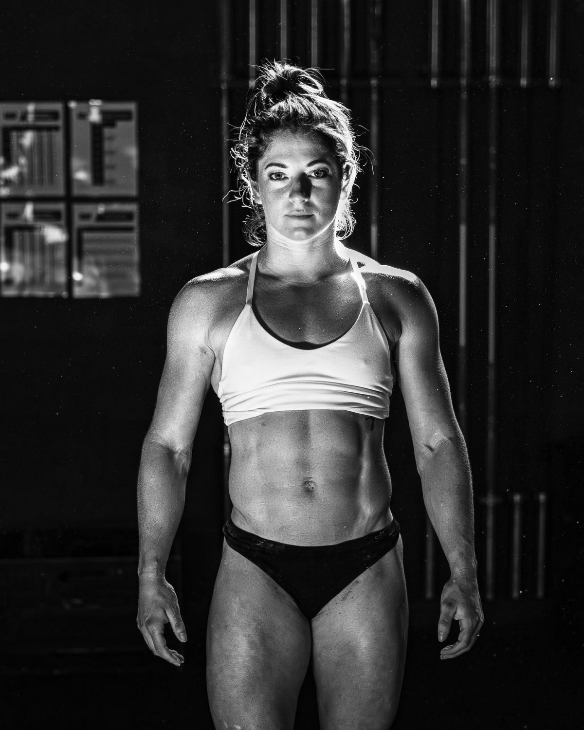 Crossfit Queen Emma Showing Off Pregnant Muscles In Bikini 73