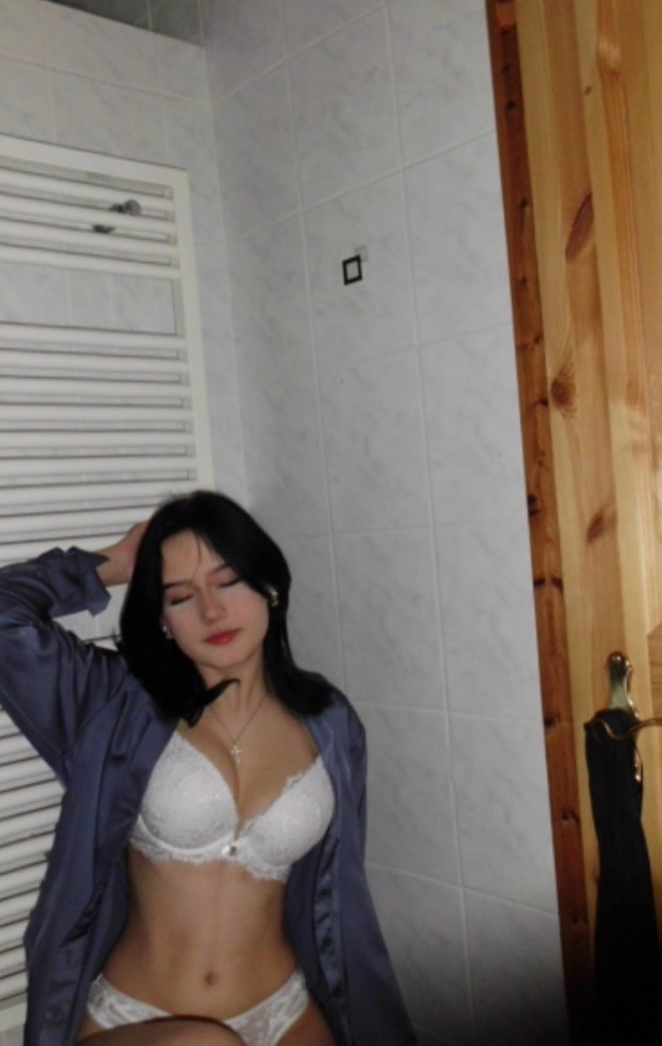 ジャーマン・スラット・ジュエルディス・レディー・トゥ・ビー・ファックミート 4