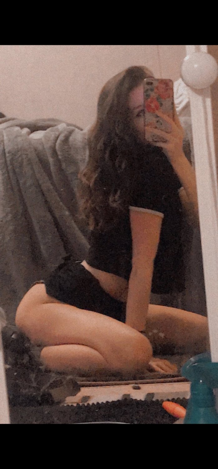 웹슬리트 에밀리가 프리챗나우를 만듭니다. 7