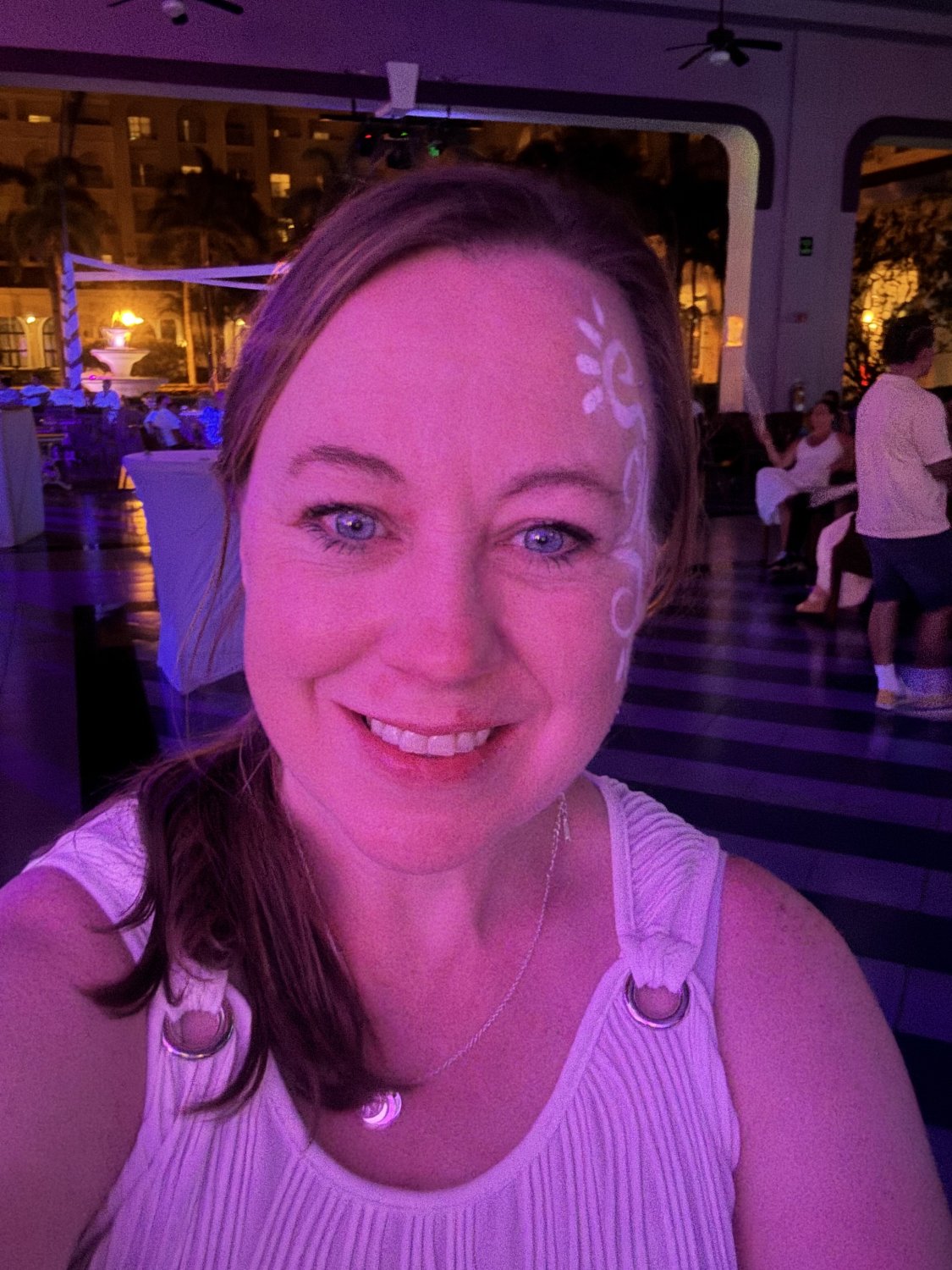 Os seus alunos podem explorá-la. Mulher de mamas enormes 5