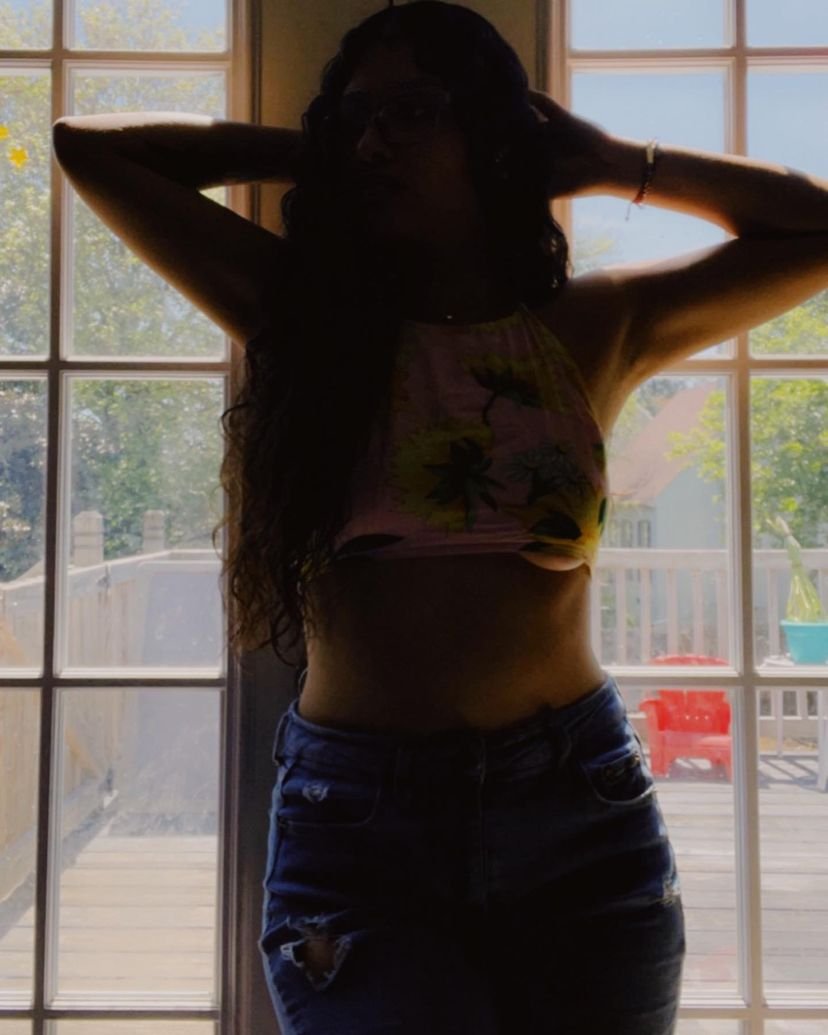 ラティーナ・ベイブ・フラッシング・ハー・ヌードズ・アンド・ショーイング・オフ・フォア・カッコールズ 6