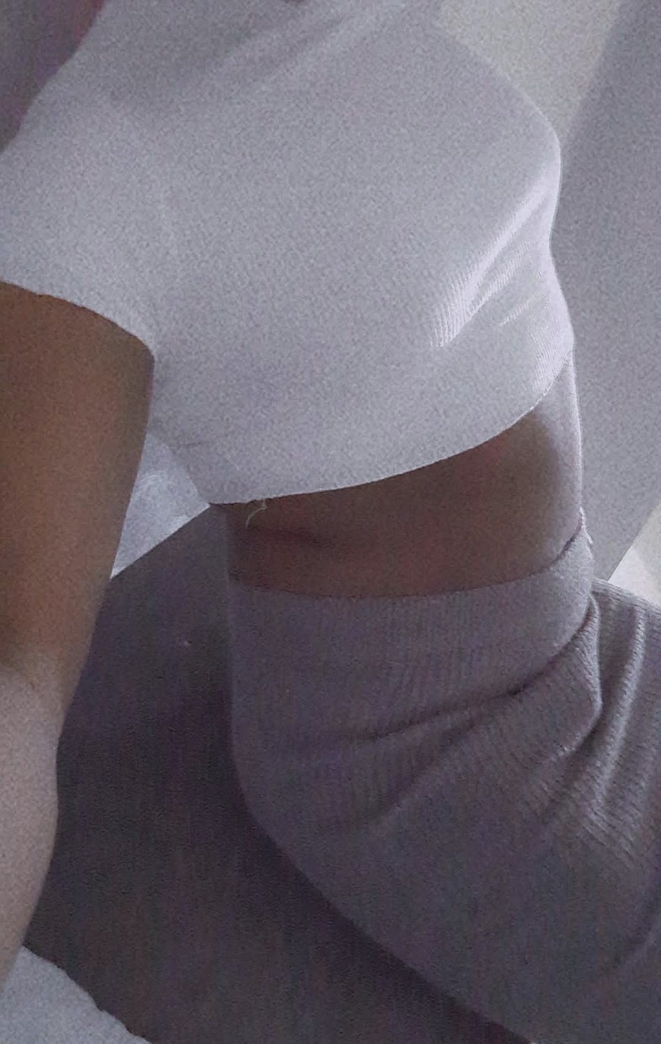 🦎 Femboy Curioso provocado com tampão no cu 6