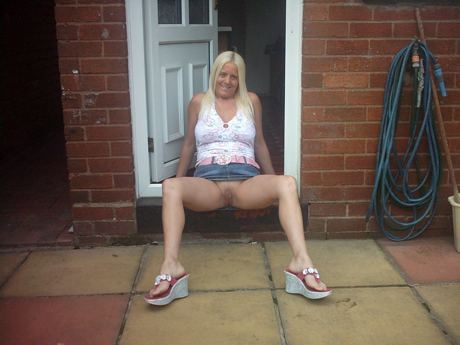 Do You Like My Sandals Babe? Milf Heels Tease 2