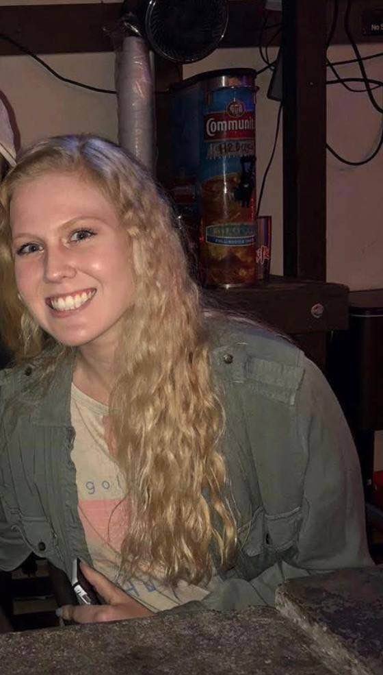 ノーティー・ブロンド・ベイブ・ウィズ・ビッグ・ティッツ・フラッシング 6