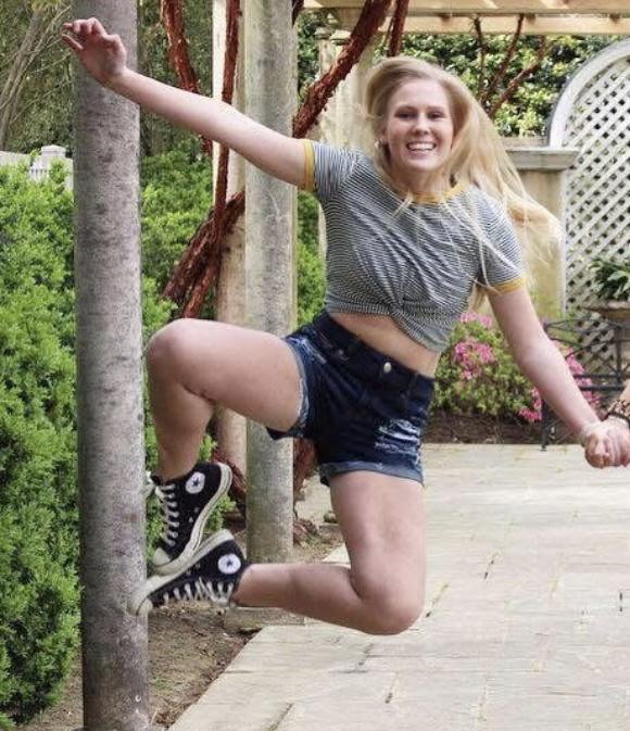 ノーティー・ブロンド・ベイブ・ウィズ・ビッグ・ティッツ・フラッシング 15