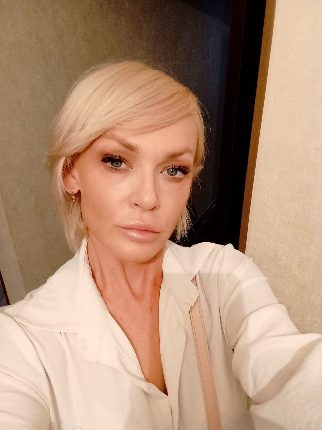 ロシアン・ミルフ・ビカ2・ストリッピング・ダウン・アンド・ベッギング・フォア・イット 10