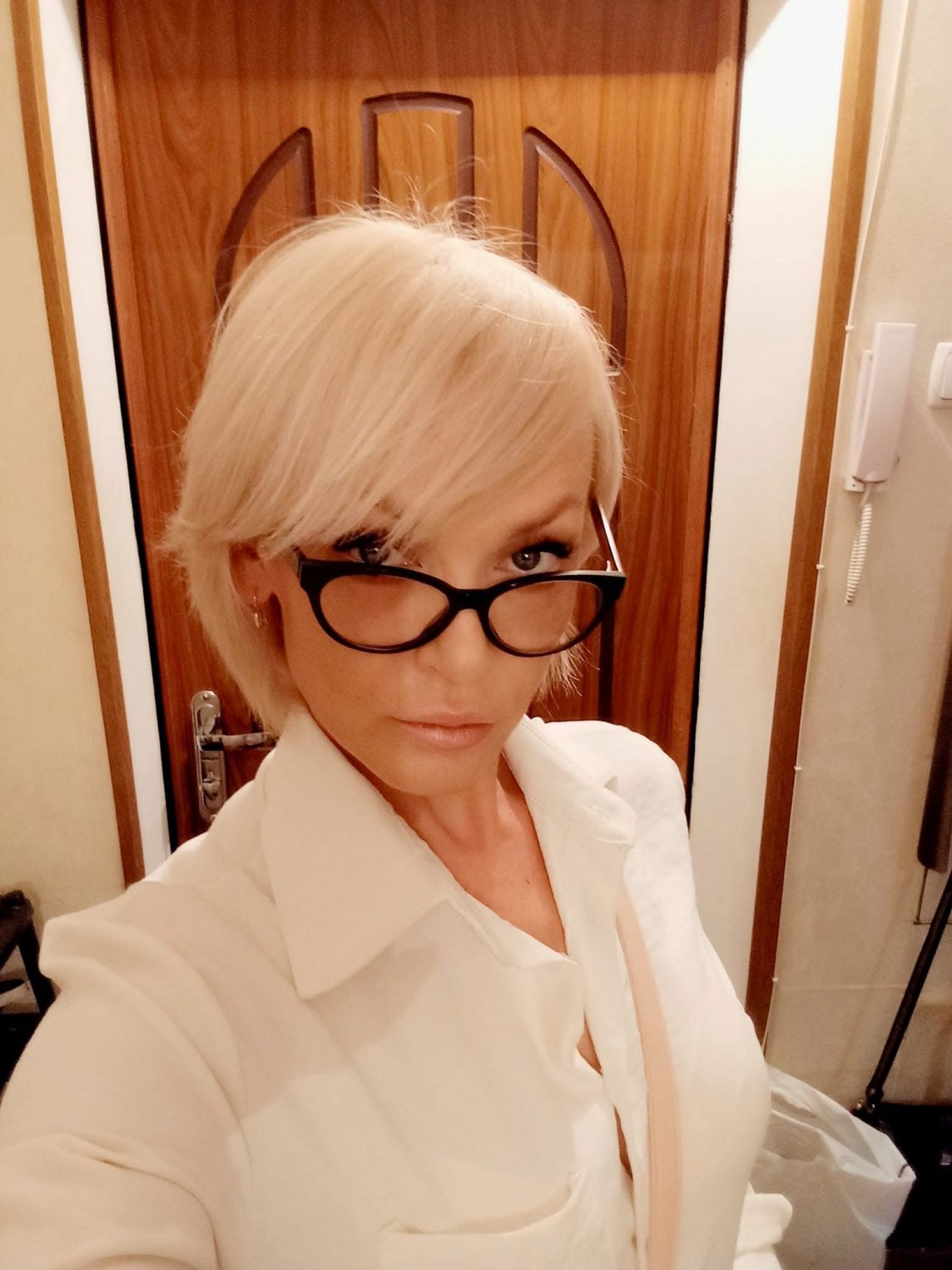 ロシアン・ミルフ・ビカ2・ストリッピング・ダウン・アンド・ベッギング・フォア・イット 11