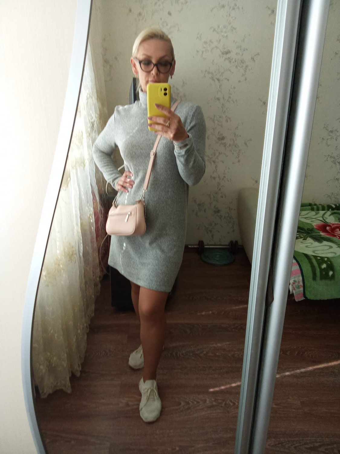 ロシアン・ミルフ・ビカ2・ストリッピング・ダウン・アンド・ベッギング・フォア・イット 22