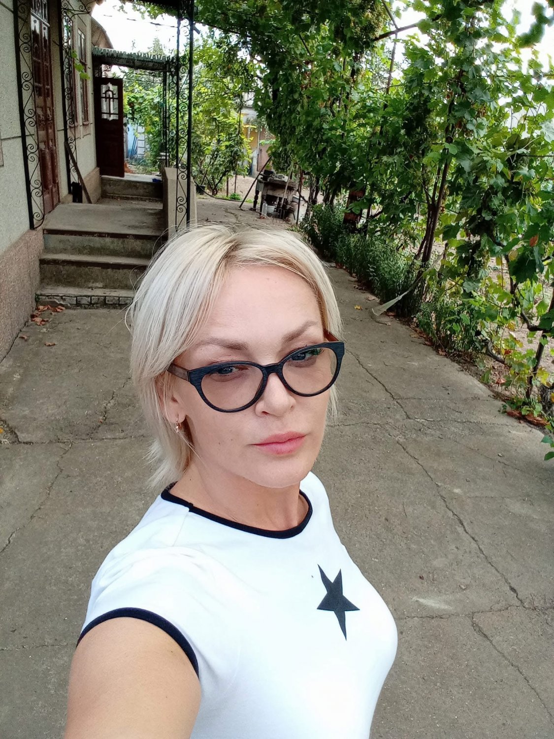 ロシアン・ミルフ・ビカ2・ストリッピング・ダウン・アンド・ベッギング・フォア・イット 33