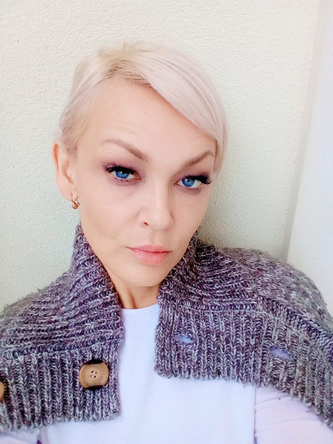 ロシアン・ミルフ・ビカ2・ストリッピング・ダウン・アンド・ベッギング・フォア・イット 69