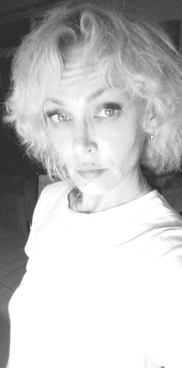 ロシアン・ミルフ・ビカ2・ストリッピング・ダウン・アンド・ベッギング・フォア・イット 95