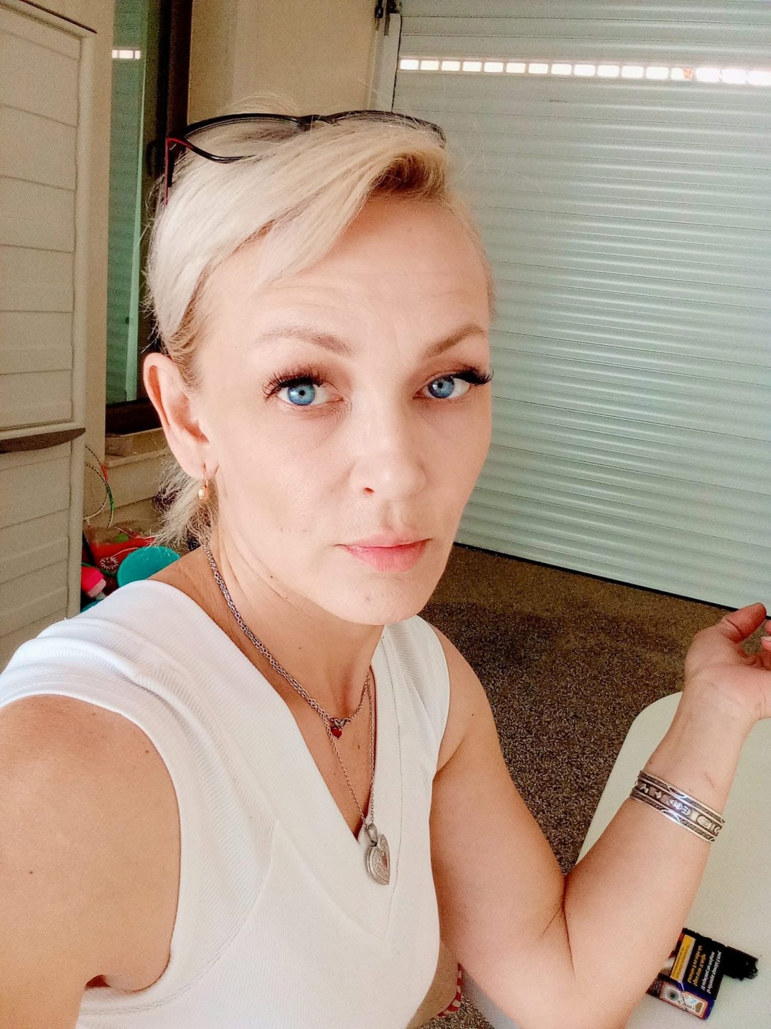 ロシアン・ミルフ・ビカ2・ストリッピング・ダウン・アンド・ベッギング・フォア・イット 98