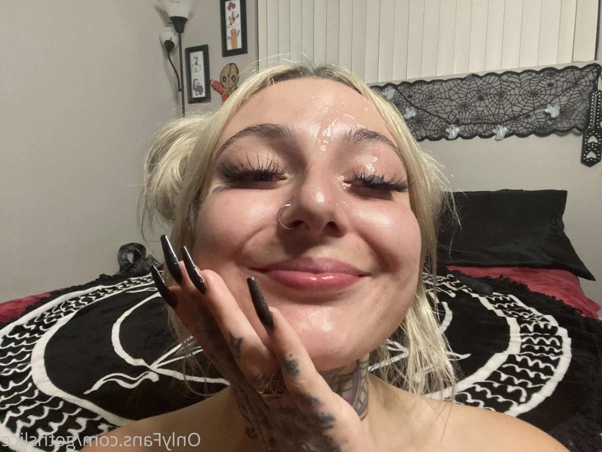 Goth Hoe With Pierced Tits And Blonde Pussy 36