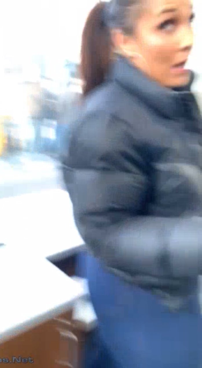La puta del Bronx se vuelve loca cuando se entera de que están grabando 2