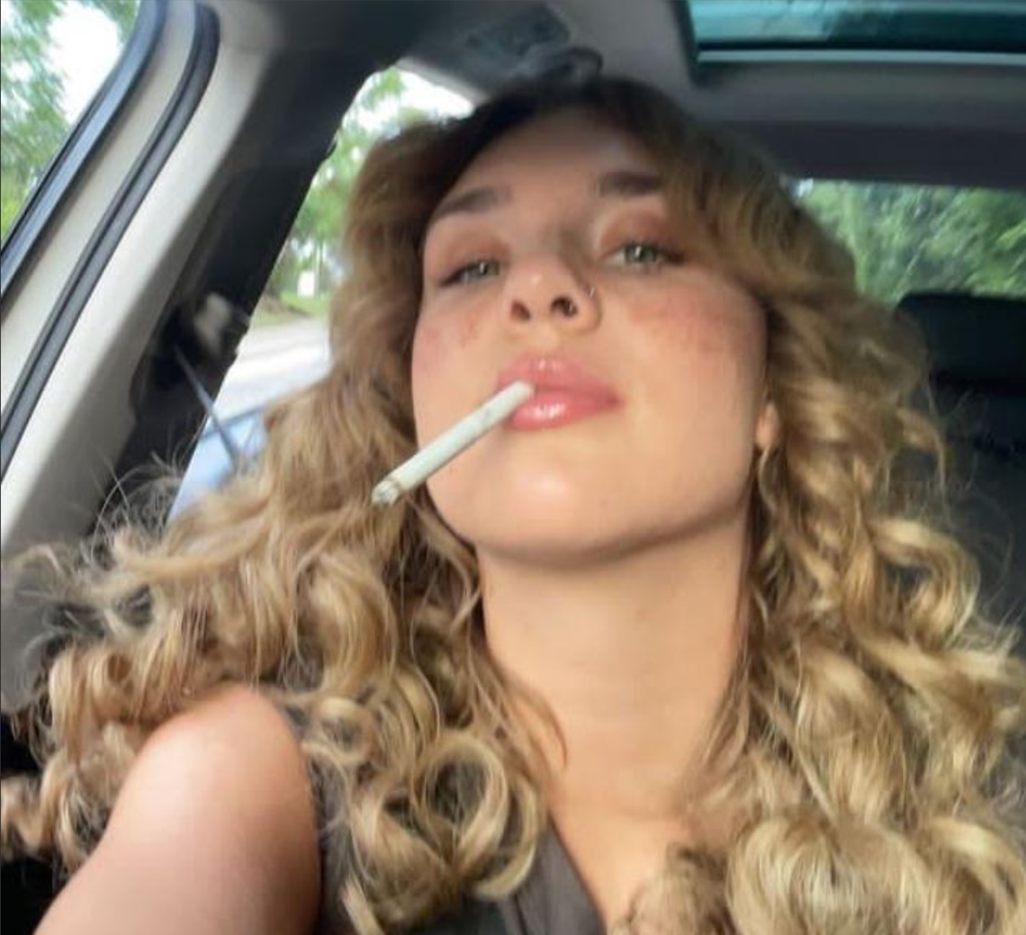 Les demoiselles fumeuses 32