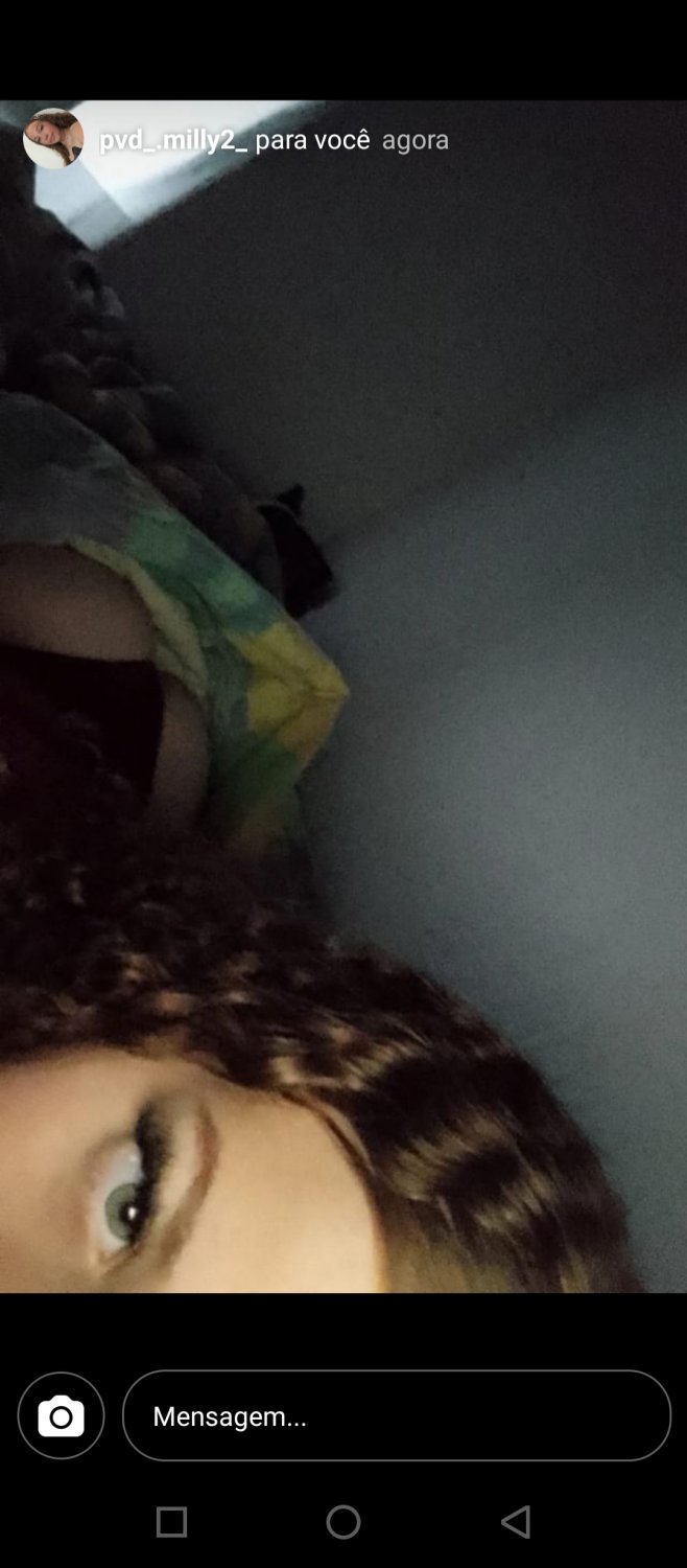 キュート・ラティーナ・ベイブ・ショーイング・オフ・オン・インスタグラム 19