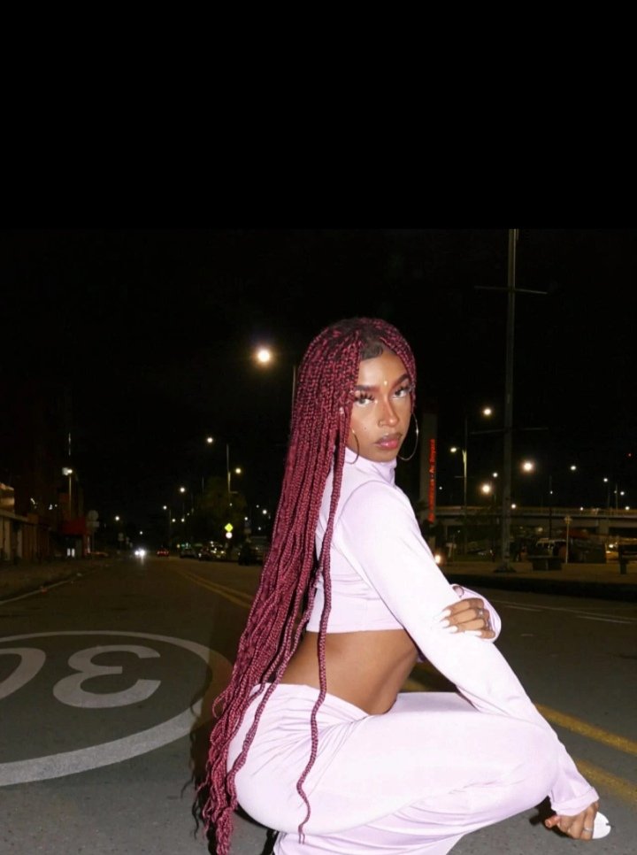 ロング・ヘアード・エボニー・クイーン・タイラ・焦らすイング・ウィズ・ドレッドズ 3