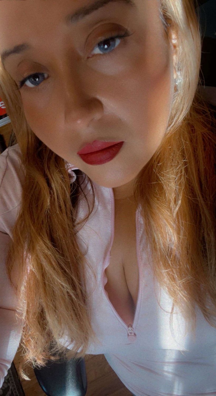 My Prostitute Mom Lisa — DM For Nudes 1