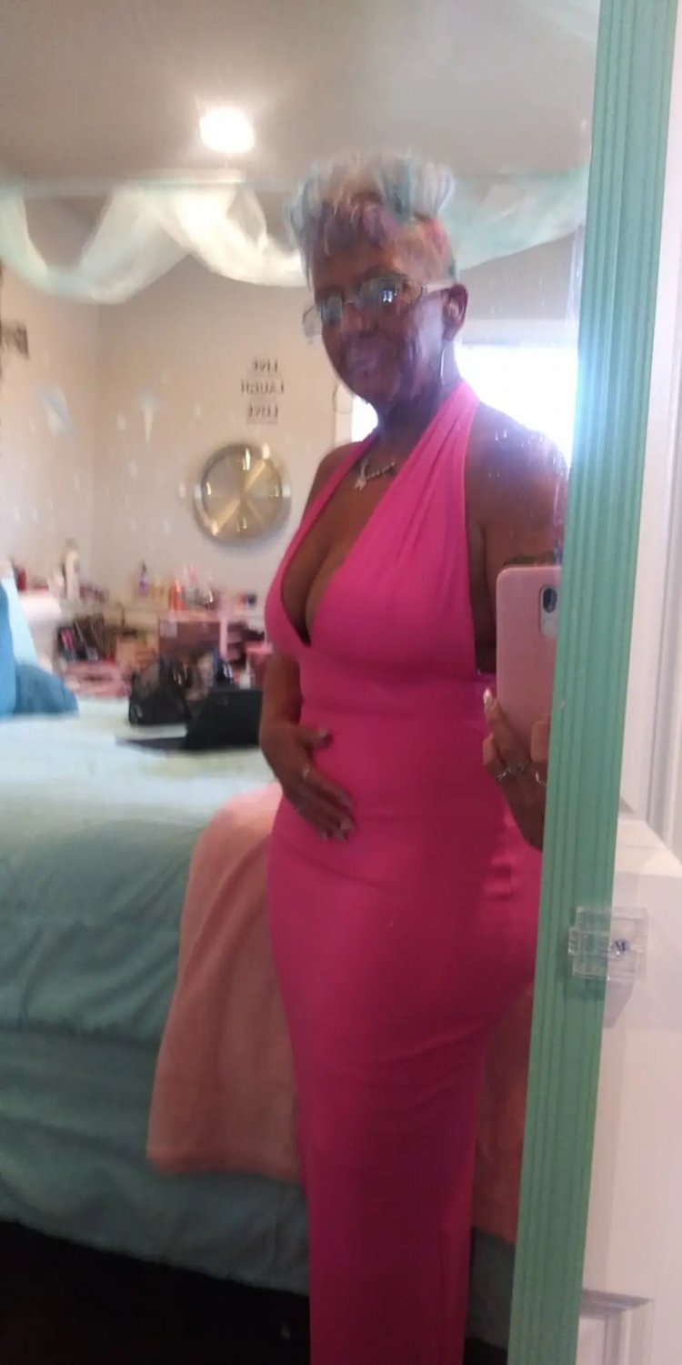 Big Ass Mature GILF Ready To Play 14