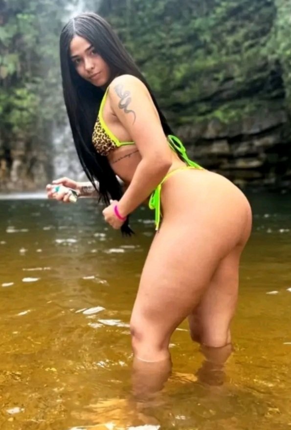 Mature Milf In Bikini Showing Off Big Juicy Ass 14