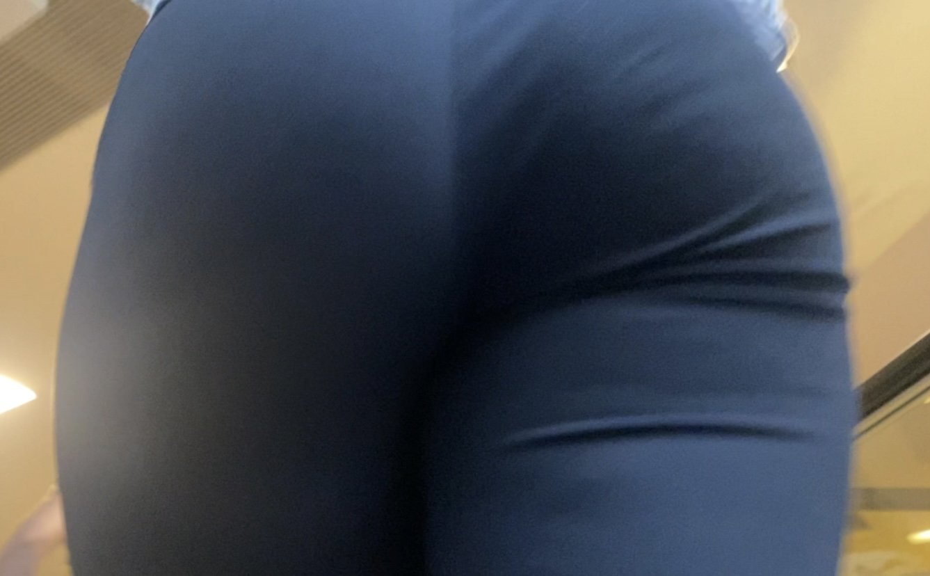 Candid Ritzy Bubble Butt In Tight Leggings Compilation 5