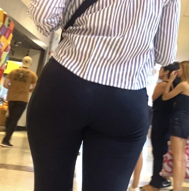 Candid Ritzy Bubble Butt In Tight Leggings Compilation 9
