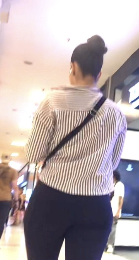 Candid Ritzy Bubble Butt In Tight Leggings Compilation 14