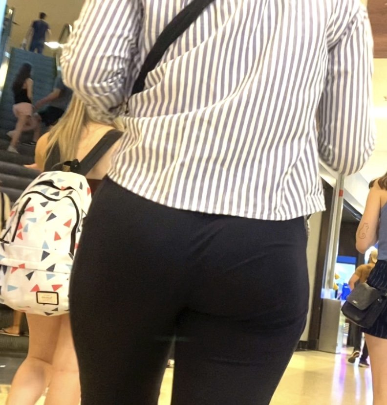 Candid Ritzy Bubble Butt In Tight Leggings Compilation 22