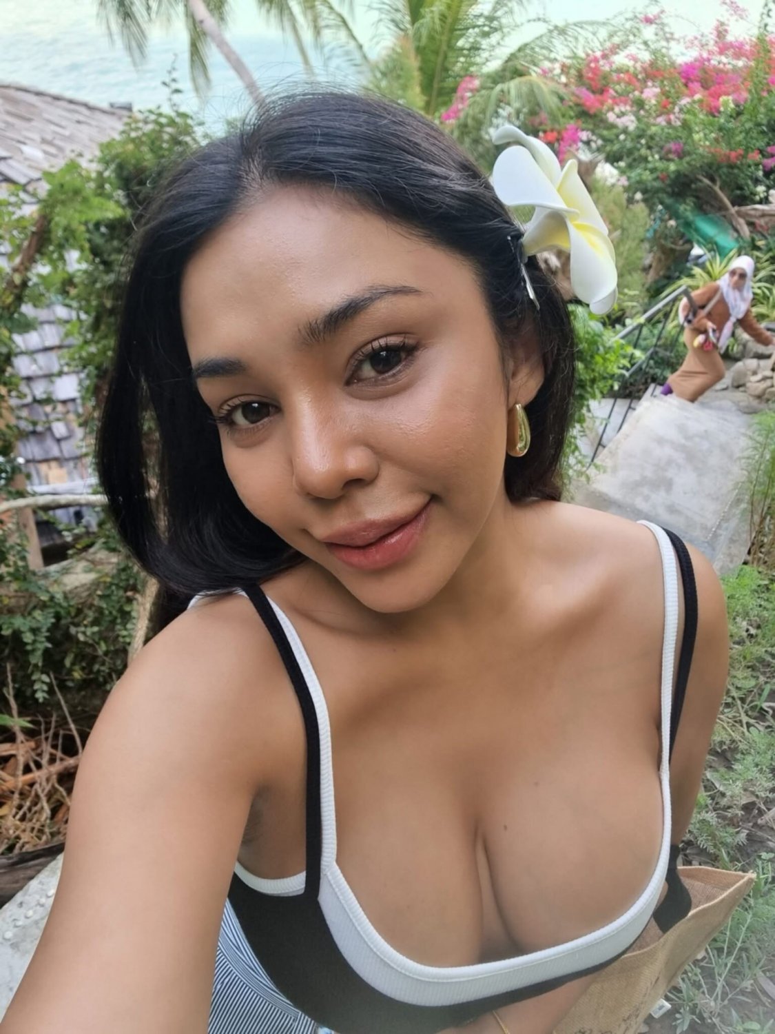 ノーティー・タイ・ベイブ・ショーイング・オフ・オン・スナップチャット 3