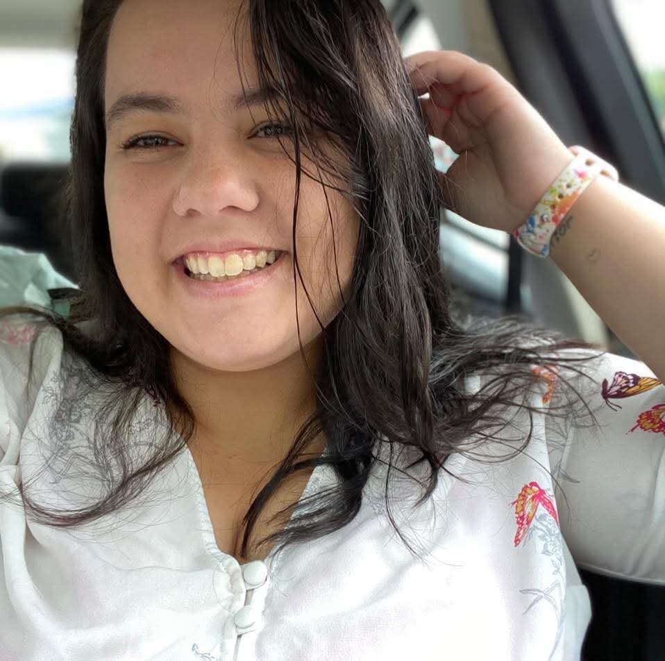 アリーシャ・フロム・バッファロー・NY・エクスポージング・ハー・ジューシー・ブーブス 3