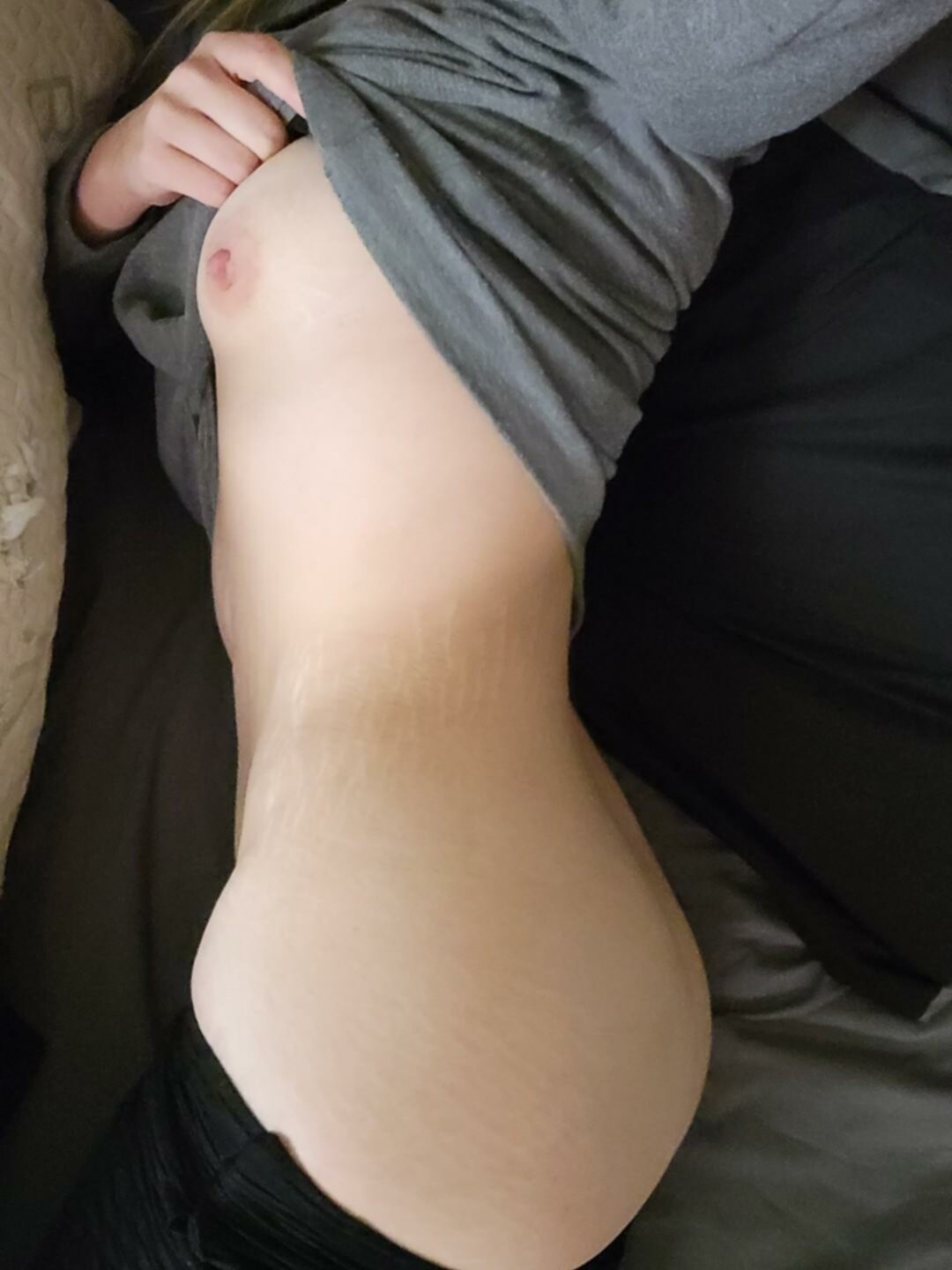 ホット・ミルフ・マム・オブ・スリー・コート・ゲッティング・ノーティー 2