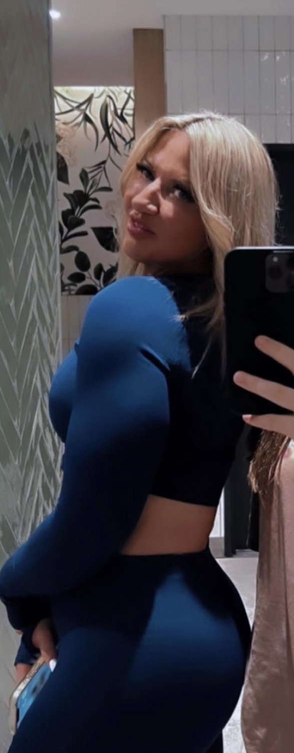 Herhangi bir büyük penis zorbası aşırı dolgun kalçalı anneme horoz resimleri gönderebilir mi, Kik'im aussiebetaboy5 1